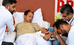 छात्रों के भविष्य के लिए अनशन पर बैठे सोनम वांगचुक, बिगड़ती सेहत पर हाईकोर्ट भी चिंतित