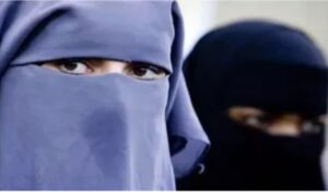 बिजनौर में ज्वैलर्स की दुकान पर चोरी का हैरान करने वाला मामला, बुर्का पहने पांच महिलाओं ने 50 ग्राम से ज्यादा सोना किया साफ