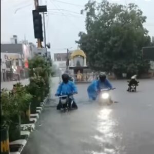 हरिद्वार में मूसलाधार बारिश से हाहाकार, कई इलाकों में जलभराव; सड़कों पर सैलाब जैसे हालात